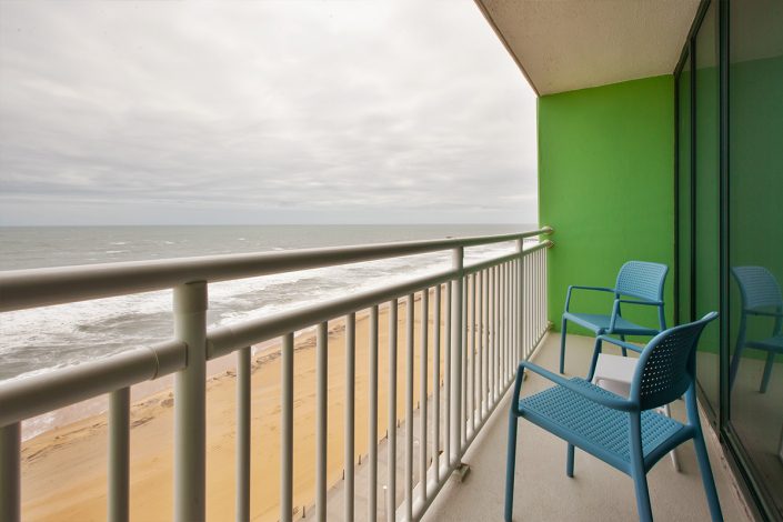 Virginia Beach Oceanfront Hotel : HOLIDAY INN VA BEACH-OCEANSIDE (21ST ST) HOTEL