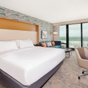 Virginia Beach Oceanfront Hotel : HOLIDAY INN VA BEACH-OCEANSIDE (21ST ST) HOTEL